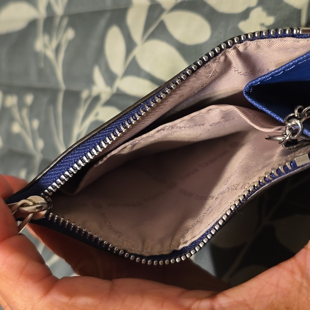 Micheal Kors ID Wallet - Picture 4 of 4